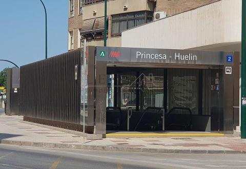 Metro Huelin